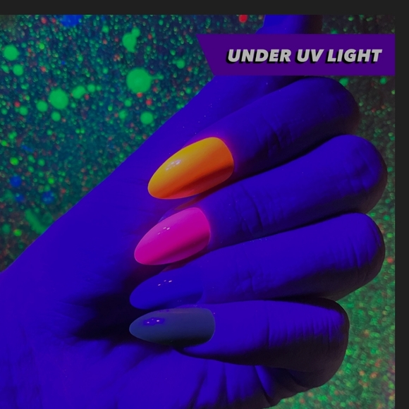 Suva Beauty Trolls press-on nails - Picture 3 of 4